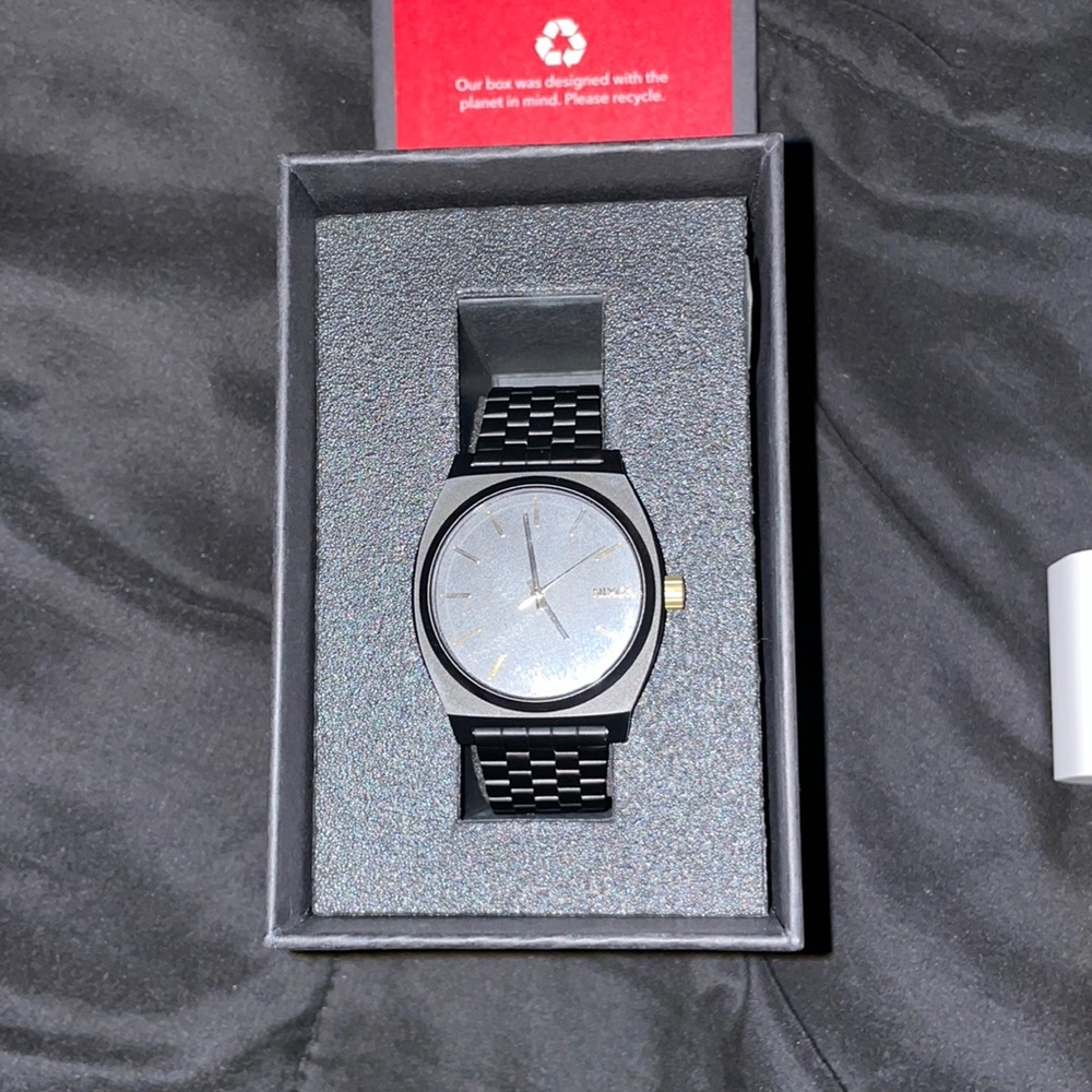 It’s a nice watch I bought it from Rue21 it’s adjustable